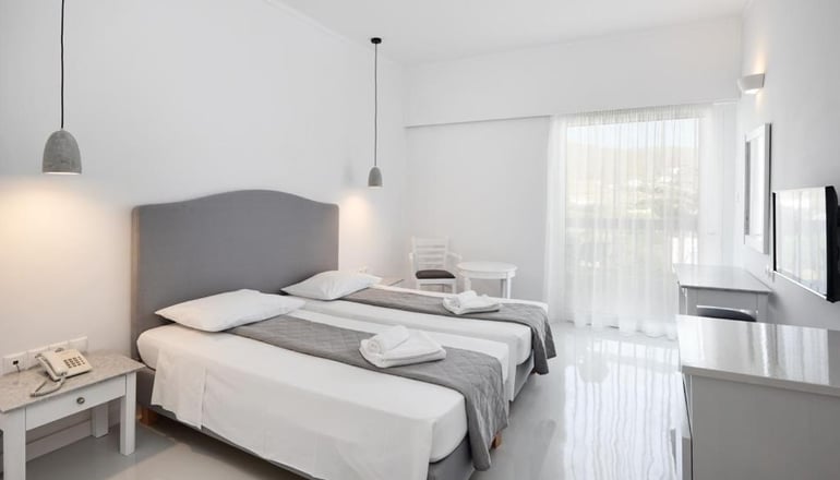 4* Tinos Beach Hotel